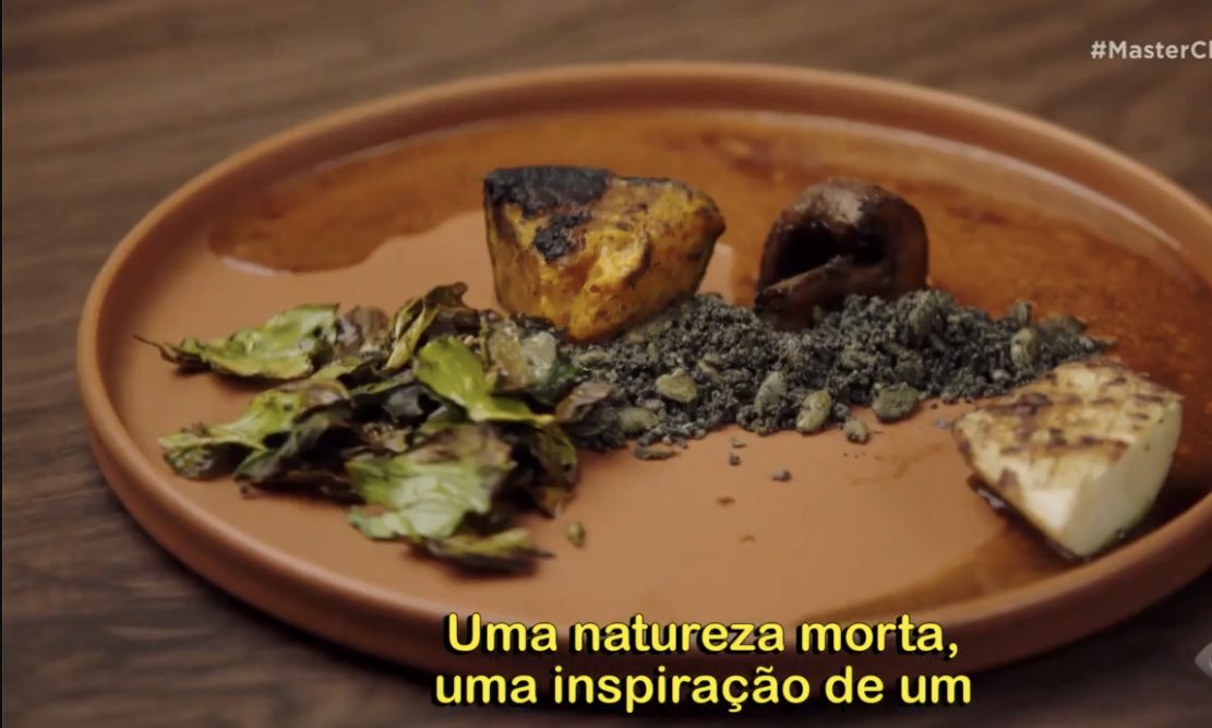 HAHAHA esse prato da Fernanda é uma vergonha.
Agua rala, legume queimado, folhas queimadas e sementes torradas com sal... sorte dela que na final eles apenas elogiam.
Ainda tem gente que essa que essa mulher merecia ganhar.
Ela ser legal não faz dela boa cozinheira #masterchef