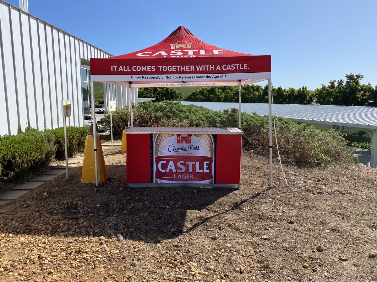 RoryBlok's tweet photo. Final prep for our Grower Day and our barley breeders 20th birthday! The setup team has done well. Trials are looking👌🍻 #nobarleynobeer @CastleLagerSA https://t.co/BzTjVjnzQP