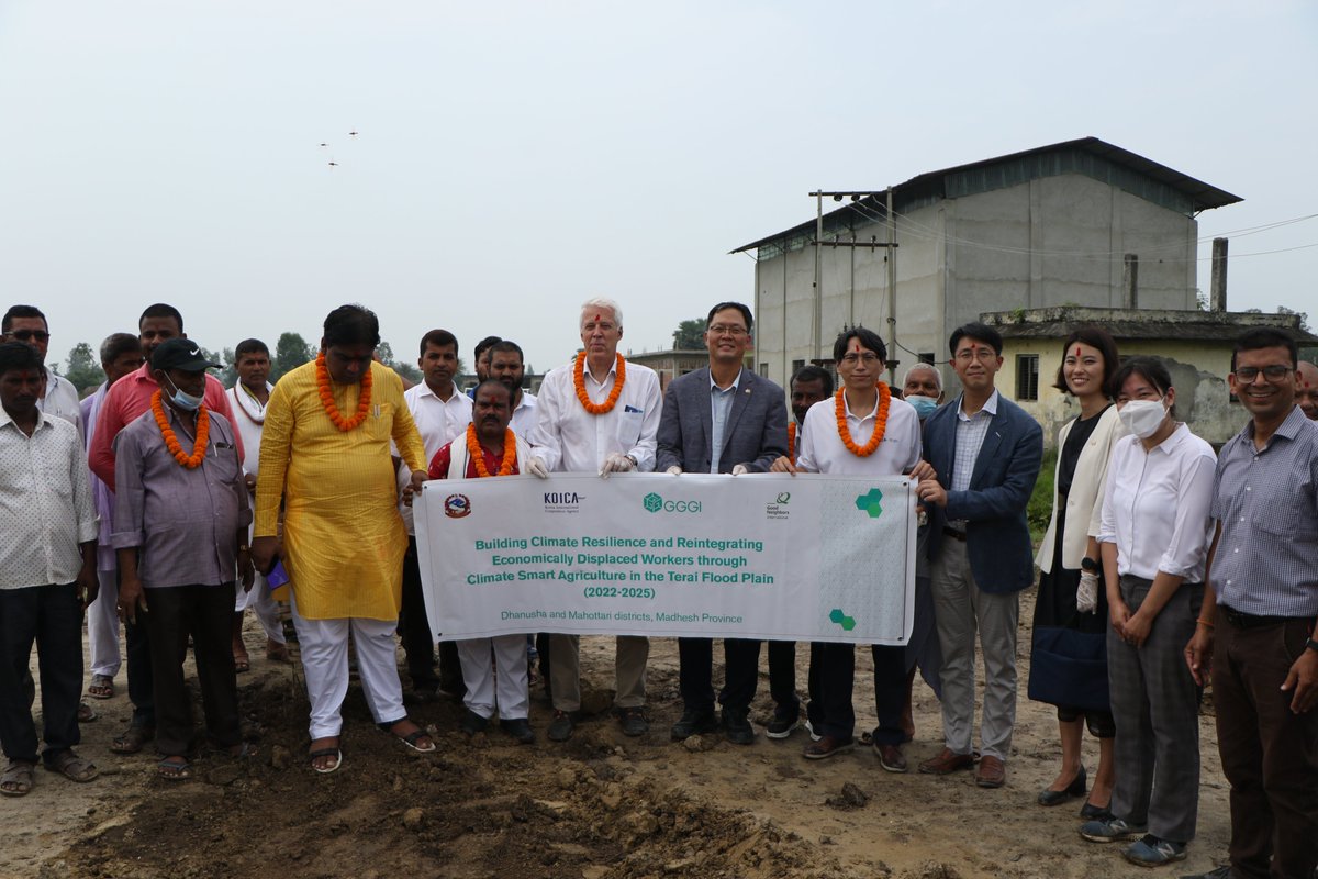 gggi_nepal's tweet photo. Aug 30, 2022

The Climate Smart Agriculture (#CSA) Project was inaugurated by planting mango saplings at the edges of a pond at Mukhiyapatti Musaharniya Rural Municipality, one of the project implementation areas.
 #CSAProject #GoN #KoreanEmbassy #KOICA #GGGINepal #GNI https://t.co/3yaelXmC1Y