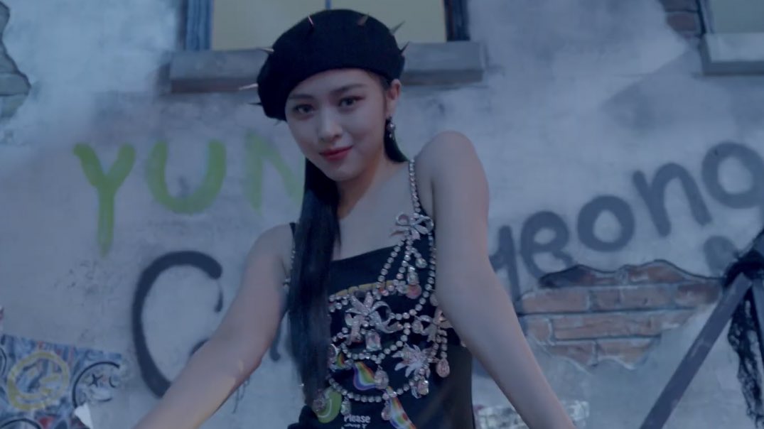 theryujinpics's tweet photo. ryujin blah blah blah teaser https://t.co/NiTmhqCzhL