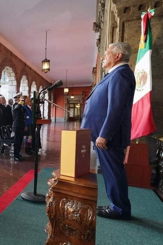 "No puede haber presidente obeso con pueblo hambreado".

¿O cómo era <a href="/lopezobrador_/">Andrés Manuel</a>?