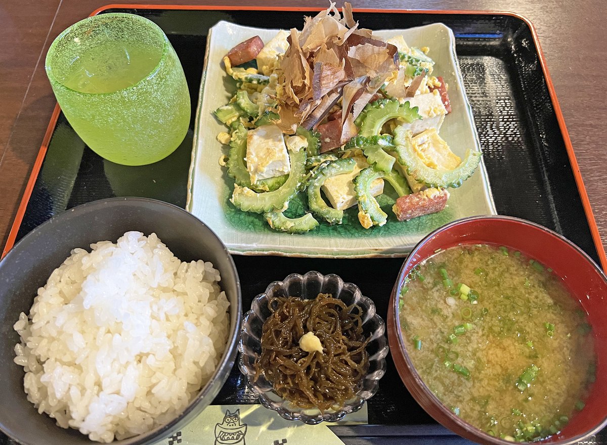 karuizawa_navi's tweet photo. 佐久市で沖縄料理と言ったら「ゆいま～る」さん！
ゴーヤチャンプルー定食と、シークワーサー胡椒風味の唐揚げ定食をいただきました！
ゴーヤはシャキシャキで苦過ぎずちょうど良い味わい！
〆はポーポーという紅芋アイスを黒糖クレープで包んだ物を♪
https://t.co/QJd8Sz1ZUi https://t.co/j1I2pZ5XFM