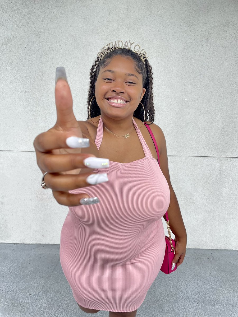 JerikaMarshae's tweet photo. 22 years later and pink is still my favorite color💕
#2000baby #VirgoSzn 🥳 https://t.co/OGmiP94f8p