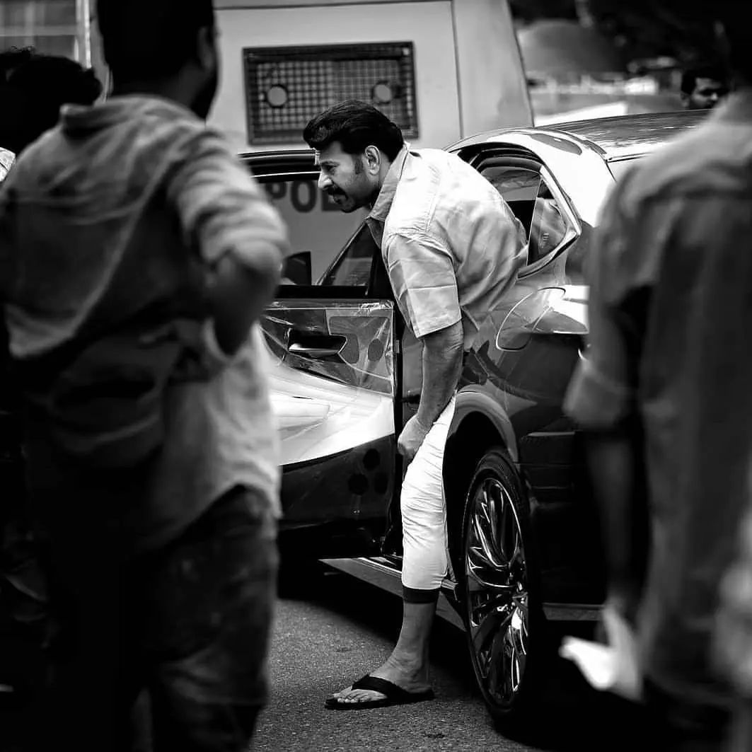 abidhjaz's tweet photo. ഇഷ്ടങ്ങൾ ഒരുപാടുണ്ടെങ്കിലും, അതിൽ ഏറ്റവും വലിയ ഇഷ്ടത്തിന് 71 തികയുന്നു.!🤍
Probably The First Ever Title I Possessed Was "അവനോ?അവൻ ഇക്ക ഫാൻ ആട!"
Fanboy From Then Until Today!👑
Happy B'Day Mammookka!😚🤍
#Mammootty𓃵 || #Mammukka || #HappyBirthdayMammukka || #ChristopherFL https://t.co/rUhM4IquPa