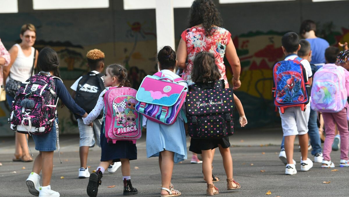 franceinter's tweet photo. Le gouvernement veut relancer la lutte contre les stéréotypes de genre à l'école

Et ce, dès le plus jeune âge ➡️ https://t.co/vy9wd5NYQX https://t.co/G7cdpej75b