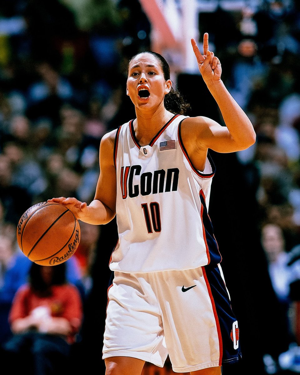 PlayersTribune's tweet photo. Seattle’s greatest. One of the best to ever play in the @WNBA. What a legendary career for @S10Bird. ❤️

#ThankYouSue https://t.co/eAFvwv0sCY