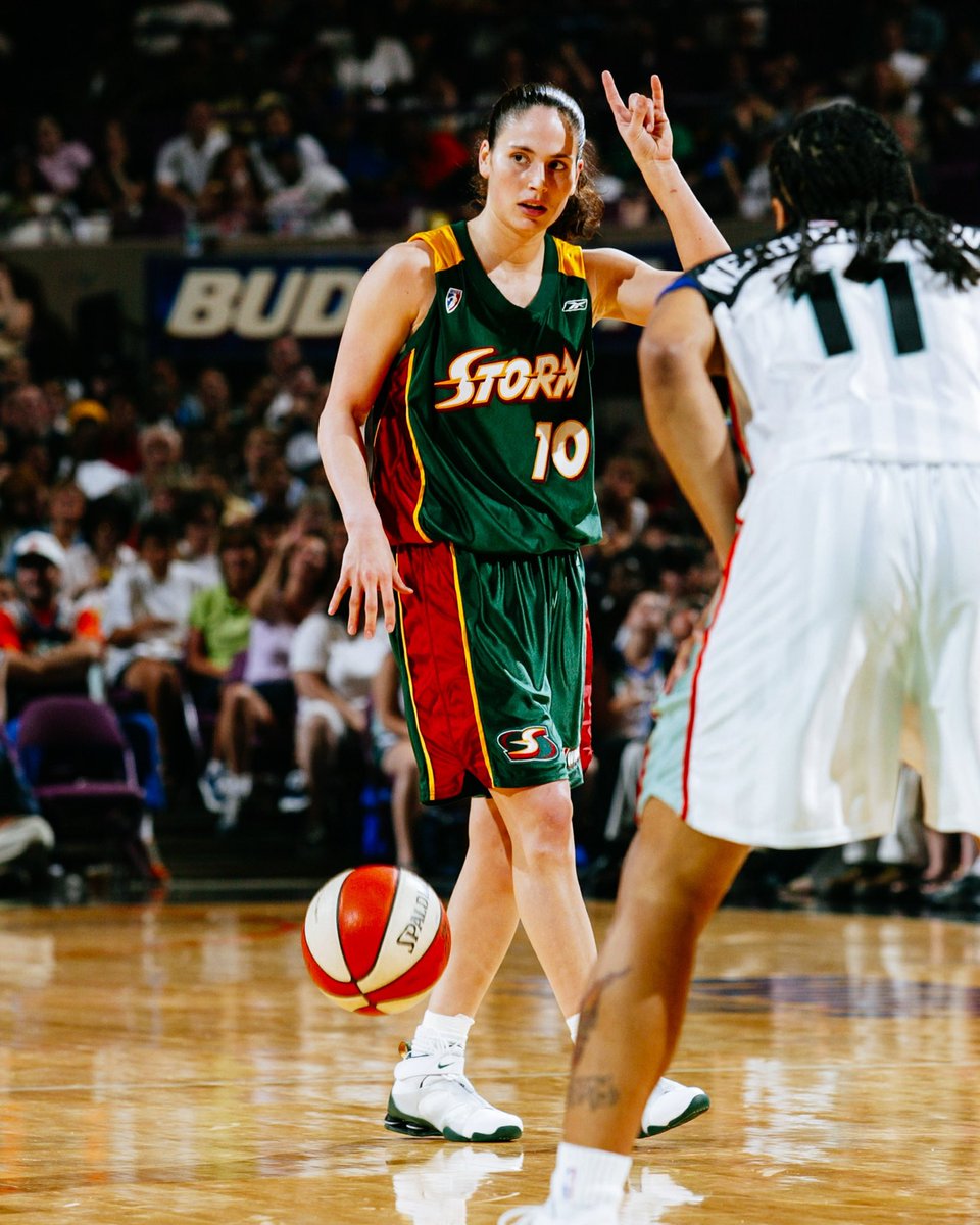 PlayersTribune's tweet photo. Seattle’s greatest. One of the best to ever play in the @WNBA. What a legendary career for @S10Bird. ❤️

#ThankYouSue https://t.co/eAFvwv0sCY