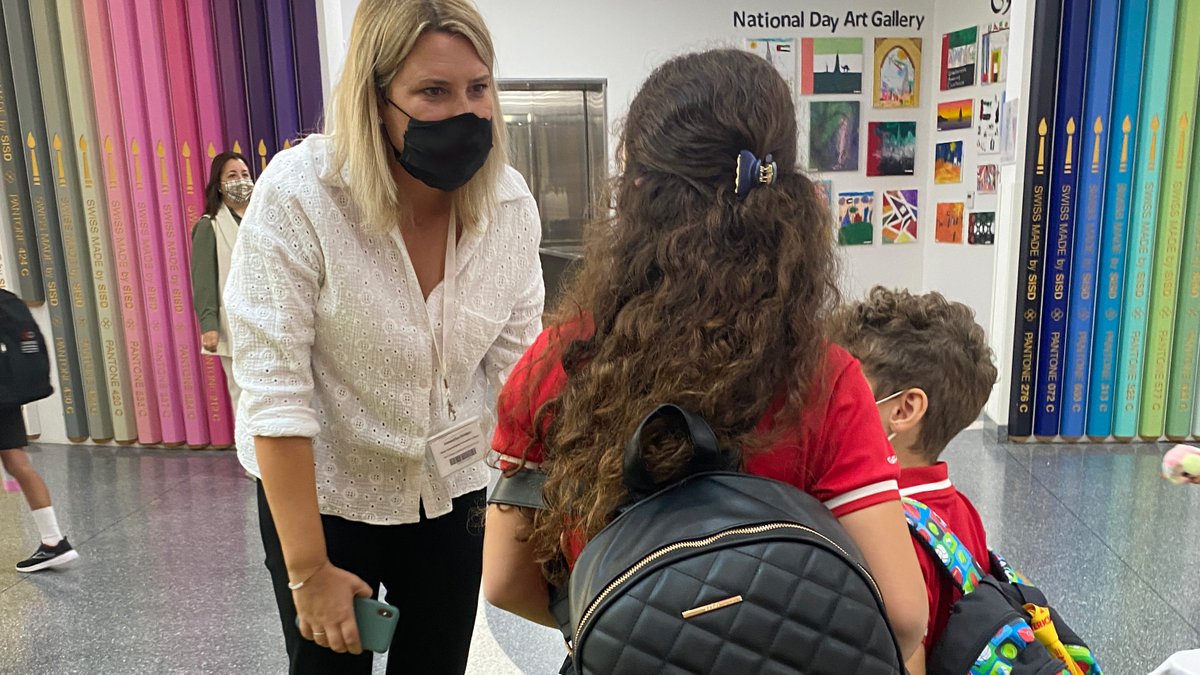 SwissIntl's tweet image. "Every day is a good day when there is something to learn, care about and celebrate."
Lovely to start the day with a friendly welcome from the Early Years &amp;amp; Primary Leadership team. Wishing everyone at SISD a fantastic day. 
#welcome #friendlyface #haveagreatday