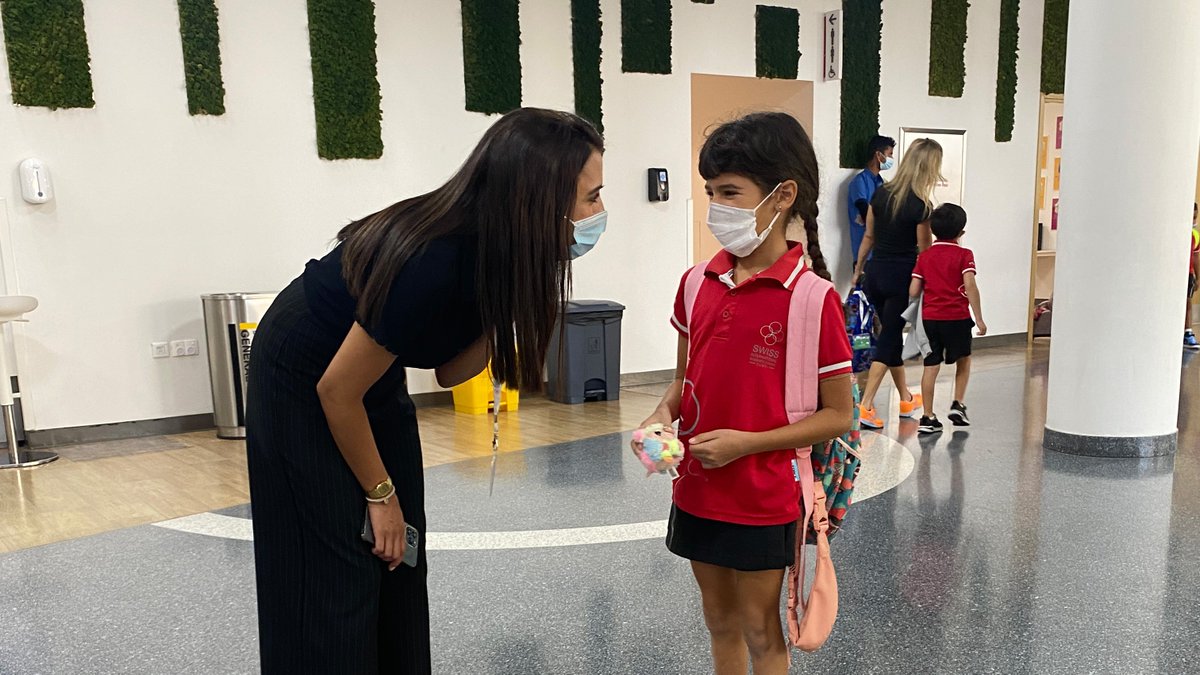 SwissIntl's tweet image. "Every day is a good day when there is something to learn, care about and celebrate."
Lovely to start the day with a friendly welcome from the Early Years &amp;amp; Primary Leadership team. Wishing everyone at SISD a fantastic day. 
#welcome #friendlyface #haveagreatday