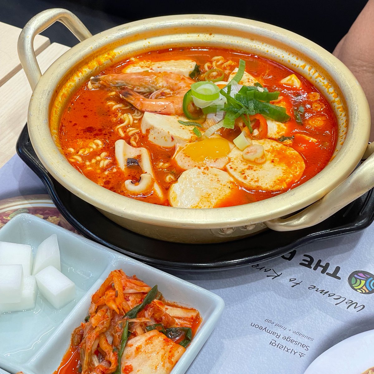 maideemaireview's tweet photo. 🍜 The Ramyeon by The Bibimbab รามยอนเกาหลี รสชาติกลมกล่อม เหมาะกับสายขี้เกียจซื้อเครื่องมาต้มกินเองแบบเรามาก อันนี้สาขาเซ็นทรัลพระราม 2 ร้านอยู่ข้างๆบอนชอนเลย #อร่อยไปแดก #อร่อยบอกต่อ #maideemaireview @aroii @Kin24hrs @aroiipaiadk https://t.co/3Hdr52tQX7