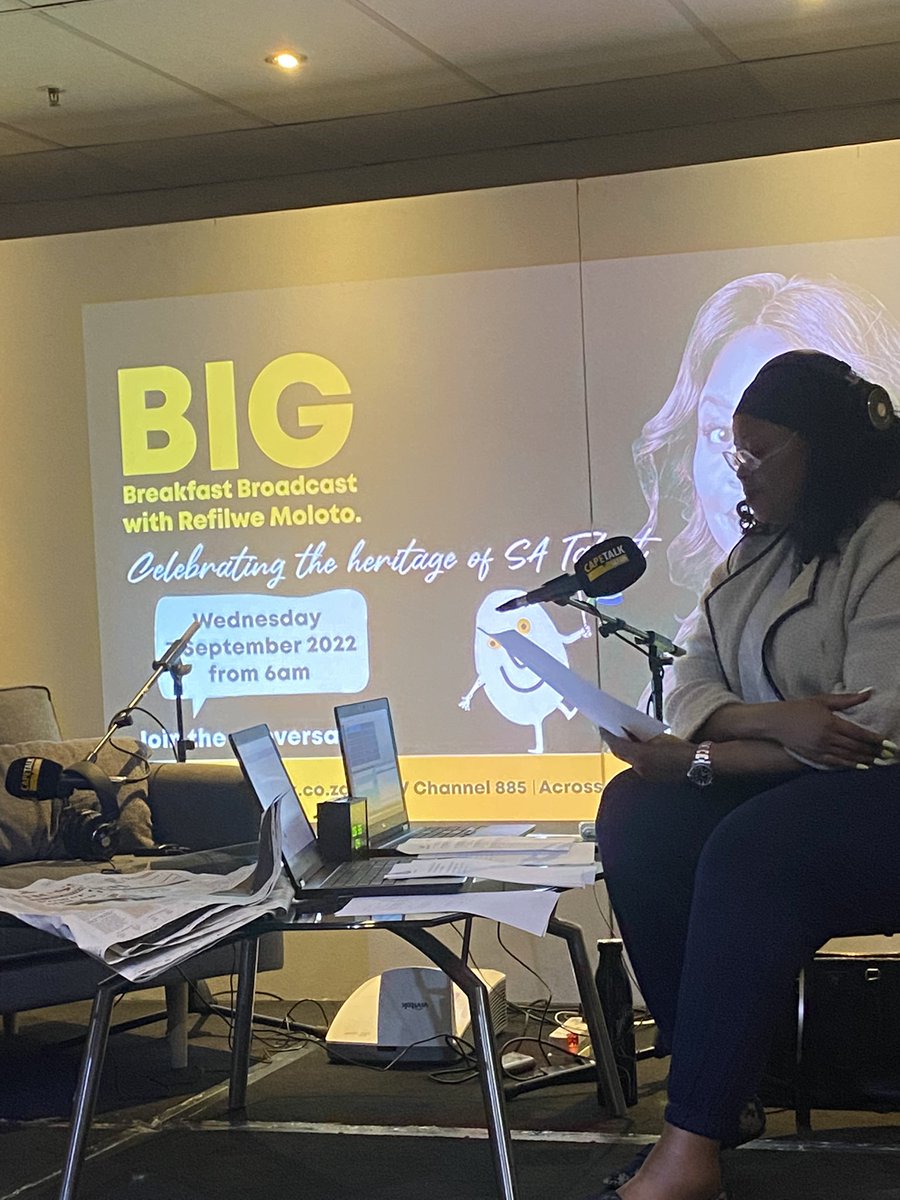 TwanjiKalula's tweet photo. I got up early to watch the Queen of breakfast at work (and troll her in person). I only get up this early to catch flights 😭 
Thanks for having us @CapeTalk  @RefilWest 
#breakfastwithrefilwe https://t.co/4RpD35i04x