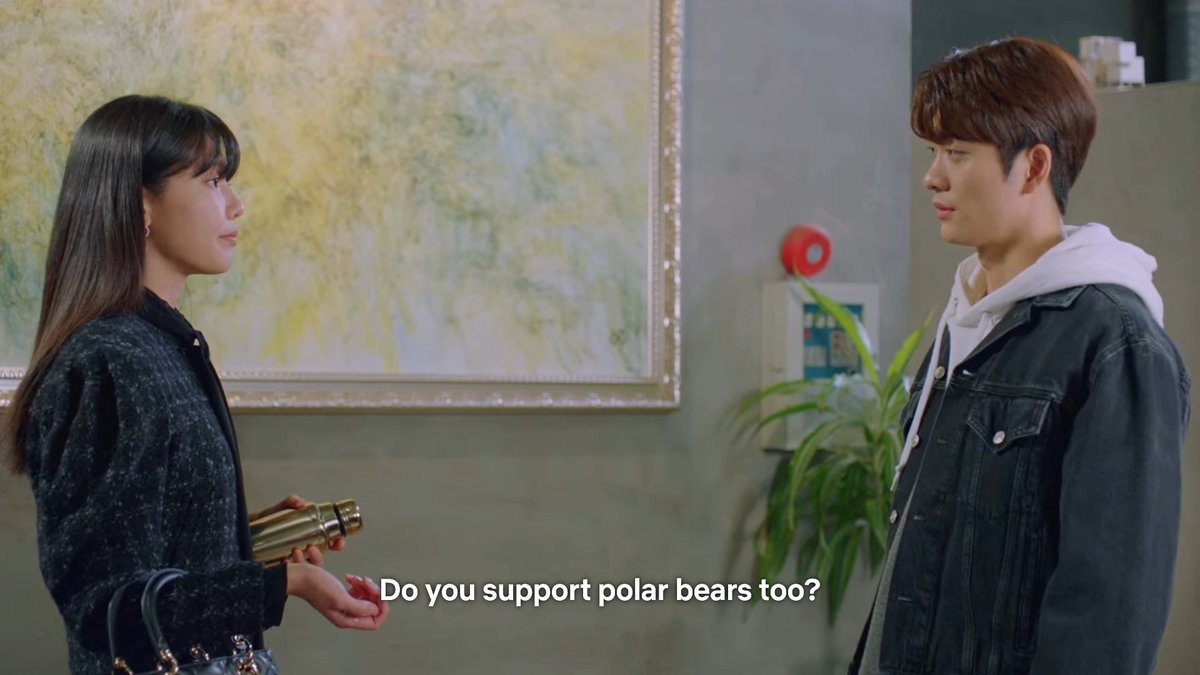 starkhoshi's tweet photo. i'm screaming shsjfh danah really told yeonghwa to support dolphins?!?! and he did... except in a different drama 😭 https://t.co/E13PskvEPl