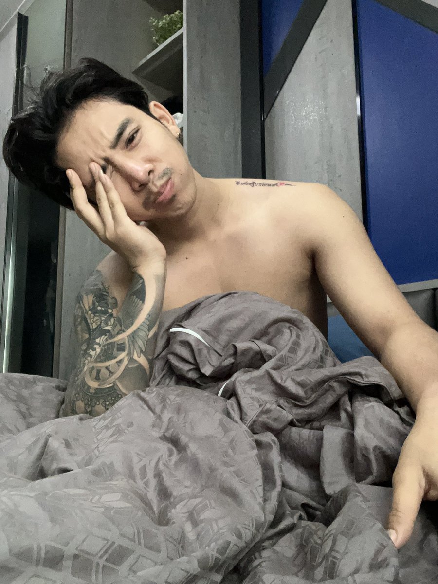 Blersiam's tweet photo. ตื่นแล้ววว #ฝนตก https://t.co/ELm2Ddli1J