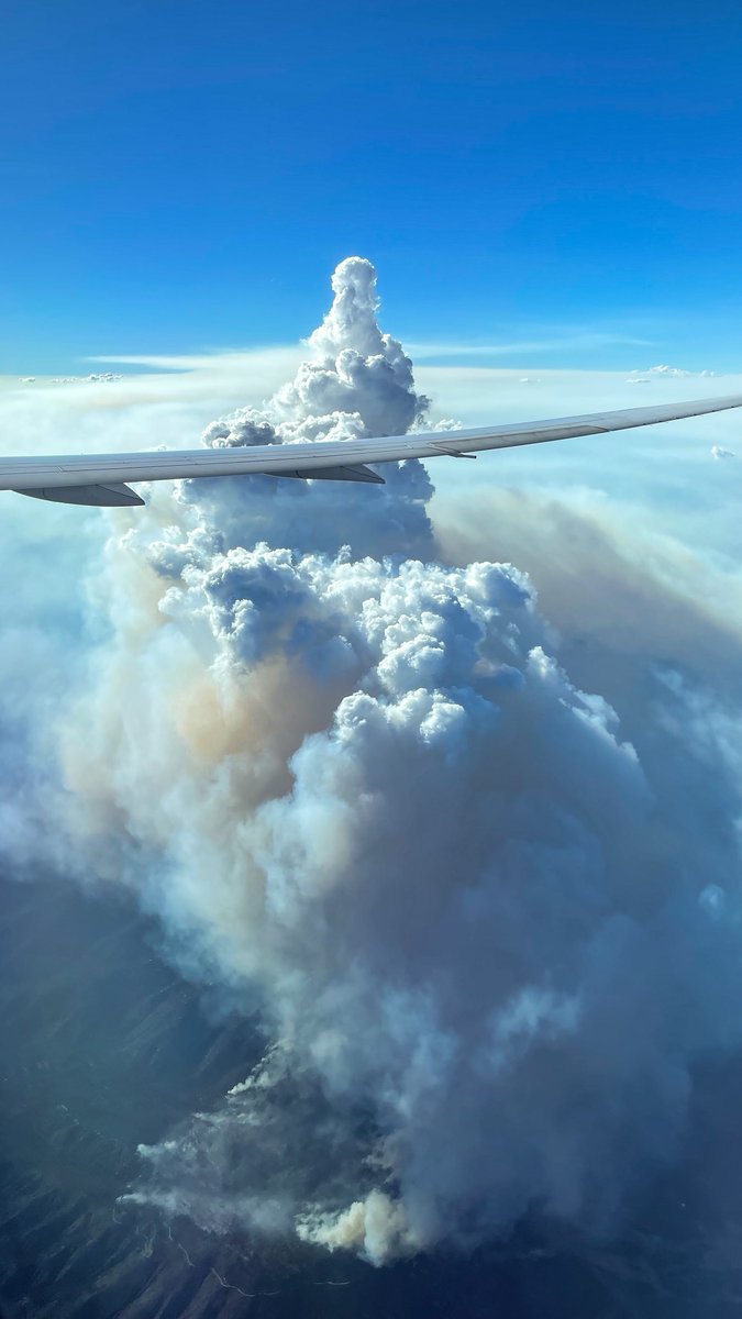 squantto_'s tweet photo. Flew over the #RadfordFire today in Southern California #RADFOR https://t.co/BWYit1CV48