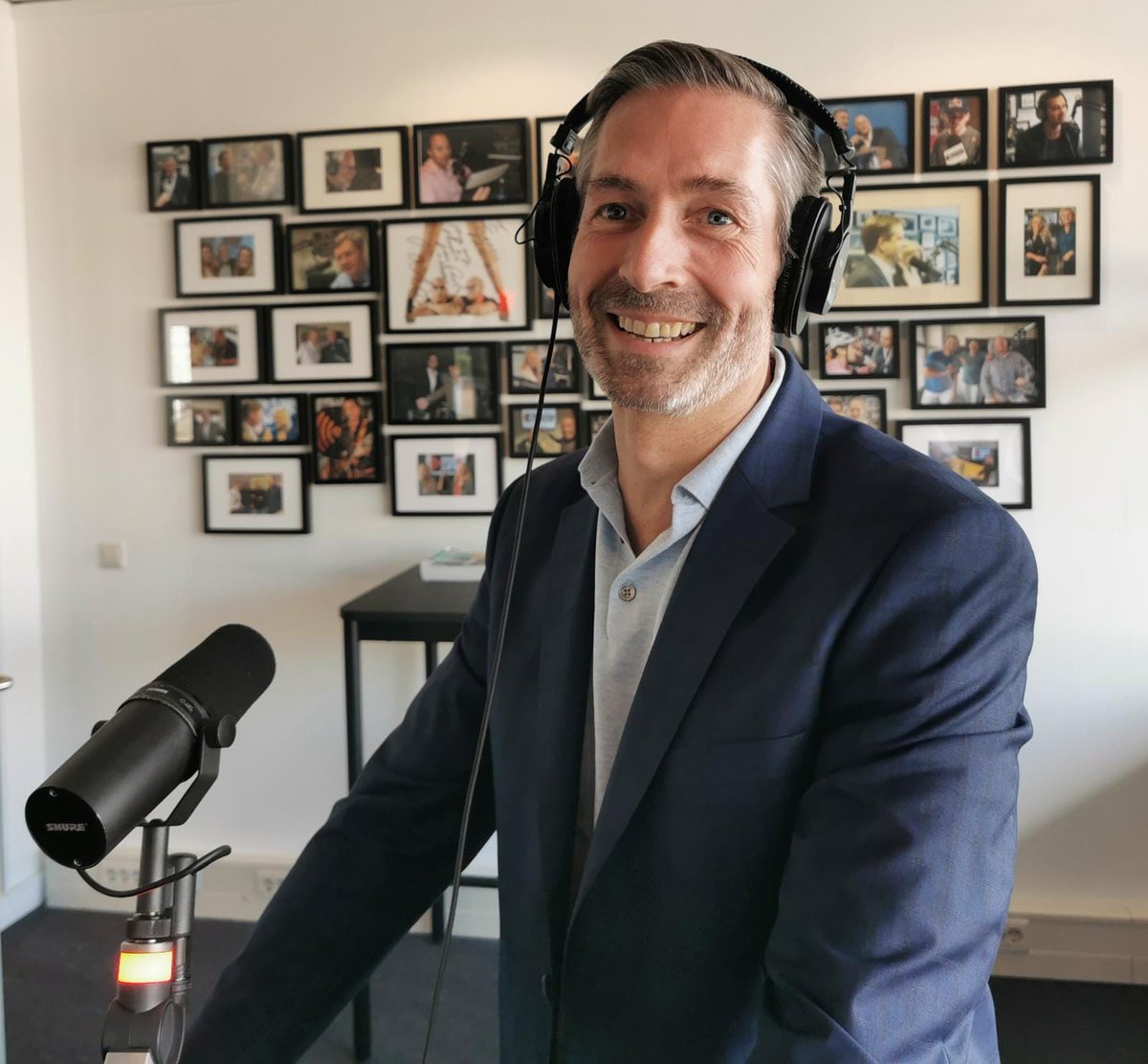 New Business Radio (@newbusradionl) on Twitter photo Vanmorgen de Zilveren Kruis update gemist? Martine Hauwert sprak Jan Willem Evers & Roel van der Heijden van <a href="/ZilverenKruis/">Zilveren Kruis</a> over Actify Teams, een app die is ontwikkeld zodat medewerkers in verbinding zijn met elkaar en samen leren gezonder te leven. newbusinessradio.nl/artikel/2864/z⦠Vanmorgen de Zilveren Kruis update gemist? Martine Hauwert sprak Jan Willem Evers & Roel van der Heijden van <a href="/ZilverenKruis/">Zilveren Kruis</a> over Actify Teams, een app die is ontwikkeld zodat medewerkers in verbinding zijn met elkaar en samen leren gezonder te leven. newbusinessradio.nl/artikel/2864/zā¦