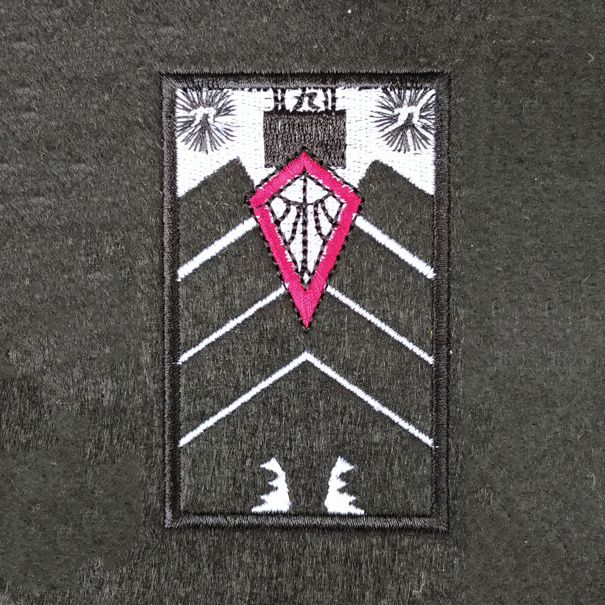 threadedinkstu's tweet photo. Kabufuda playing card, "Ku".
#threadedink #threadedinkstudio #embroidery #machineembroidery #digitalembroidery #japan #kabufuda #playingcards #yakuza #893 https://t.co/3IQA6ogwy8