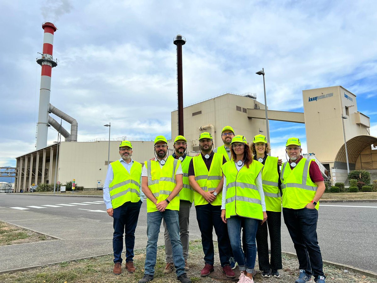 KnaufInsulSpain's tweet photo. 🔵¡Nuevo día en la planta de #KnaufInsulation! Esta mañana hemos recibido la visita de nuestros compañeros de @knaufes.
👏Seguimos colaborando para construir #edificios eficientes, seguros, saludables y #sostenibles para el mañana. #CreateBetterBuildings🏢.
#ForABetterWorld https://t.co/8UpuYx9Mj4