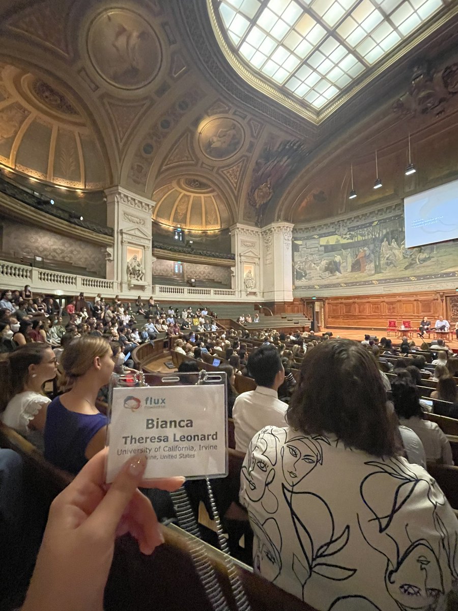 Bia_Leonard's tweet image. Neuroscience, here?! In Paris?! At the Sorbonne?! It’s epic. #Flux2022