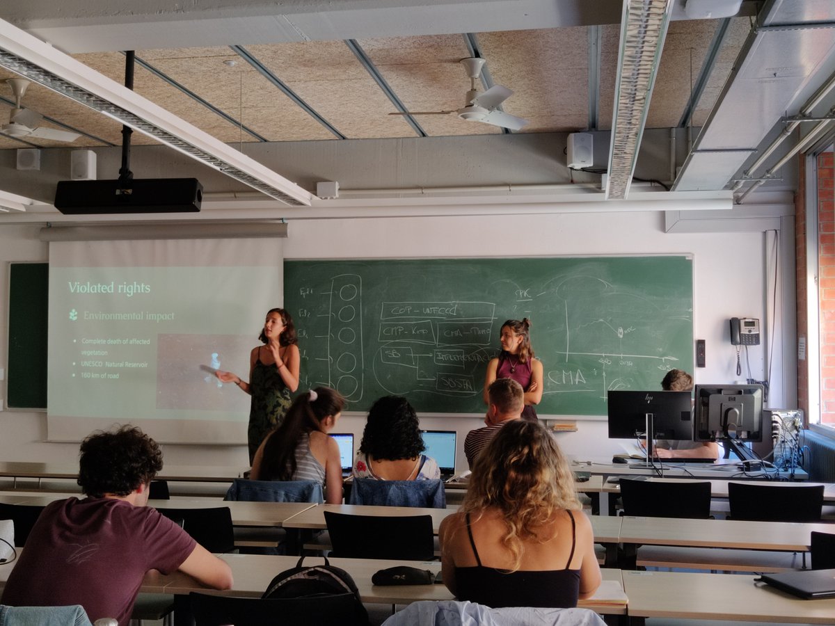 ESFCatalunya's tweet photo. 🤔 Quines són les vulneracions comeses per Repsol a l'Equador?
✊ Juntament amb l'alumnat del màster de Ciència i Tecnologia de la Sostenibilitat de @la_UPC les denunciem!
👉 https://t.co/h94RQwUArv
#AlertaDH #Empresaidh https://t.co/drNi5JHEck