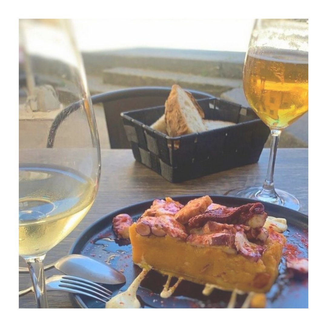 BadianaTapas's tweet photo. Si la semana está siendo "atravesada" prueba a mejorarla con un poco de buena compañía y algo de tapeo.😎
---
🌐 https://t.co/OigXkNzacD
☎ 886 16 10 85

#badianatapas #pontevedra #prazadaleña #gastroponte #pontevedramola #pontelovers #tapeo #pontevedralife #pontevedrate  #tapeo https://t.co/tUT53RDJN2