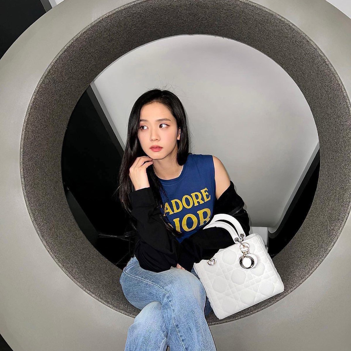 jisoo pics tweet media