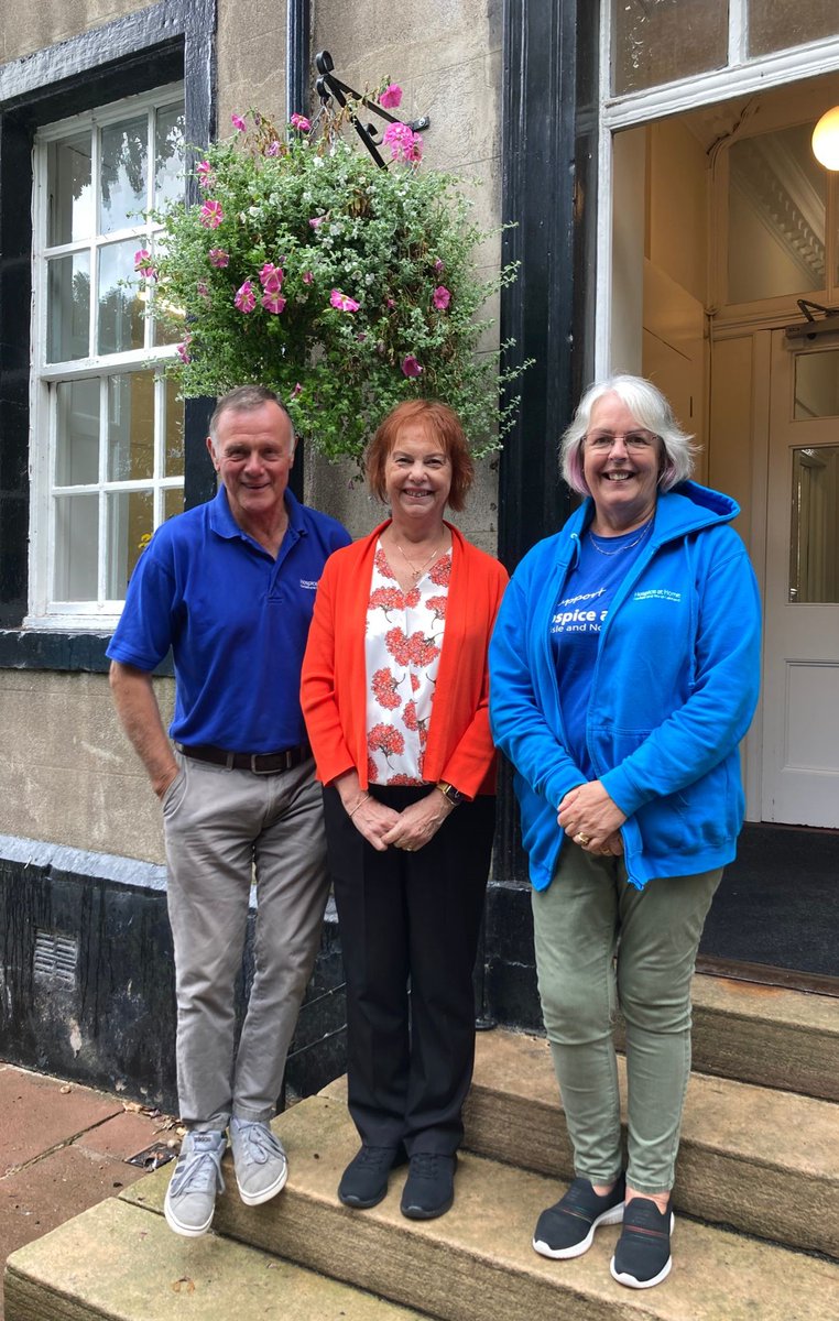 Following a @HospiceatHome appeal for donations to their local shops, our legal secretary Lynne, here at our Bishop Yards office, duly came up with three bags full, Sir! 
These were collected by lovely volunteers Willy and Vivien yesterday. 🌻
#ProudToSupport #CharityShop