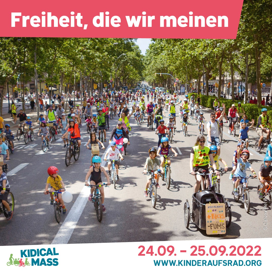KinderaufsRad's tweet photo. Können Kinder und Jugendliche selbständig und sicher mit dem Rad unterwegs sein? Gibt es baulich getrennte Radwege? Sinnvolle Tempolimits? 
Sicher und selbständig von A nach B zu gelangen, bedeutet Freiheit. 
#KidicalMass
Alle Aktionsorte findet ihr auf https://t.co/IF7uU5HkeJ https://t.co/q10q06Vp03