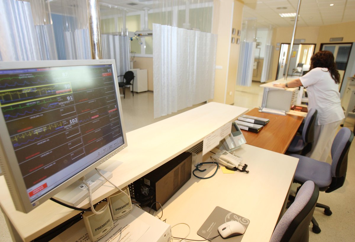 Hospital Universitario Poniente tweet media