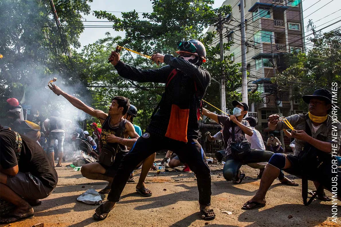 WorldPressPhoto's tweet photo. Why is press freedom important?

This photo, awarded in the #WPPh2022 Contest, shows protesters using slingshots &amp; homemade weapons in a clash with security forces, #Myanmar. The photographer remains anonymous for reasons of personal safety. Find out more: https://t.co/Zq4WJiqdz1 https://t.co/ApIYHWiqjy