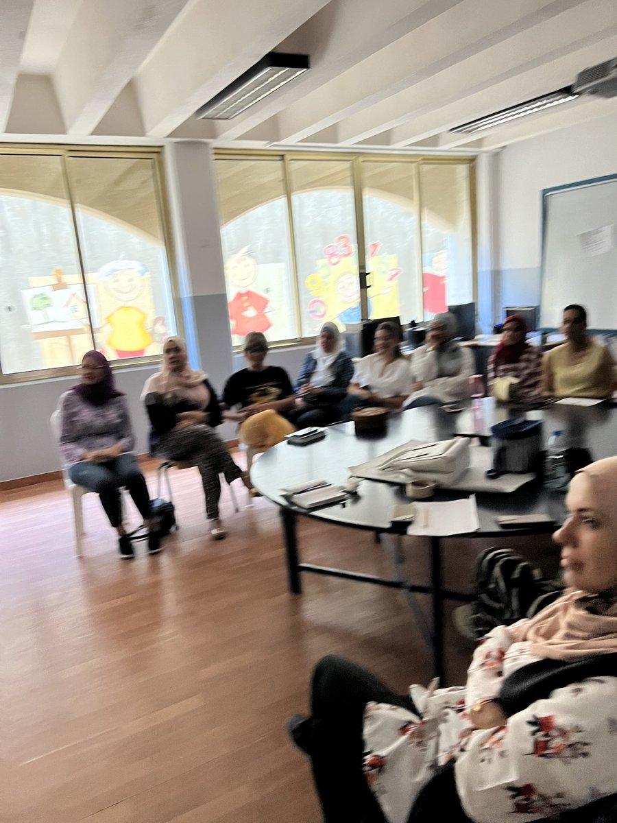 من هو معلّم اليوم؟ وكيف يستطيع أن يُلهم تلاميذه؟ هذا ماتم مناقشته خلال الاجتماع الأول لدائرة اللغة العربية في قسمي الروضات والابتدائي<a href="/TawilNoor/">Noor Taweel</a> <a href="/Hhhsinfo/">Houssam Hariri HS</a> <a href="/tbaassiri/">Tharwat Baassiri</a> <a href="/sashgh/">Sasha Ghosn</a>