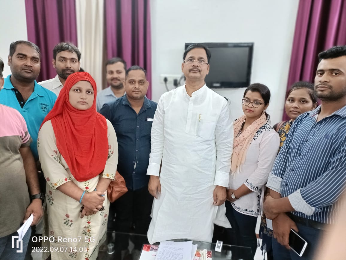 MukeshK51366090's tweet photo. @AnkitAnitaSingh @TeamTejashwi @yadavtejashwi @TejashwiOffice @TejYadav14 @laluprasadrjd @RabriDeviRJD @RJDforIndia @patna_RJD @ChamparanEast @gopalganj_RJD @Siwan_Rjd @SocialMedia_RJD @DigitalTeam_RJD @VaishaliRjd @BegusaraiRjd @samastipur_rjd @darbhanga_rjd #JusticeForBlockProjectAssistant
#Hire_All_NNM_BPA_again
#Include_Bpa_in_Poshan2Guidelines
#continue_NNM_BPA_POST
#BPAShoshanMaah2022
@TejYadav14
@TejashwiOffice
@yadavtejashwi
@NitishKumar
@smritiirani 
@MinistryWCD 
@DoSWBihar https://t.co/b5CoVLY8jA