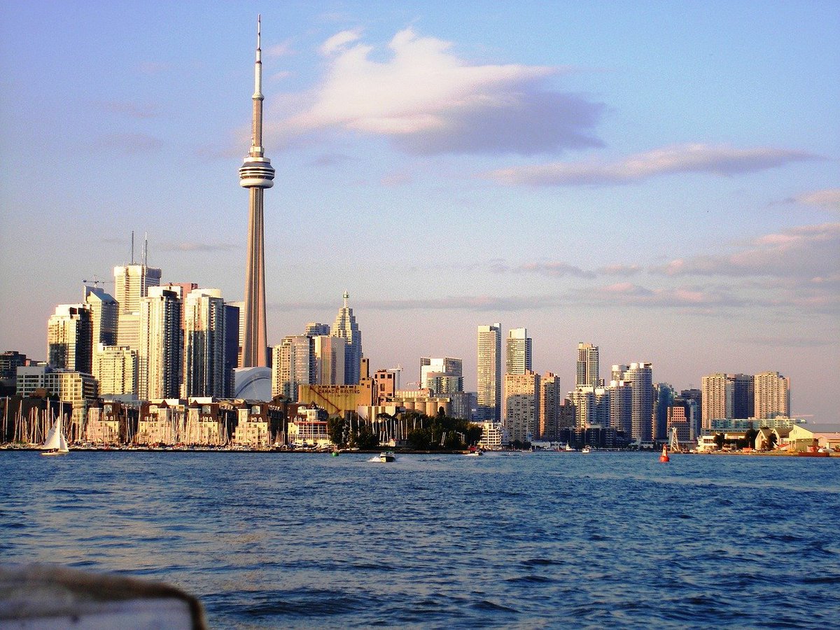 🌟Enjoy a city break to Toronto staying 4 nights at the Chelsea Hotel
🇨🇦Canada's largest hotel sits within walking distance of the subway as well as great shopping.
🗓Departs 4th May 
Highlights include 
🥨Kensington  - bit.ly/3qdXAk0