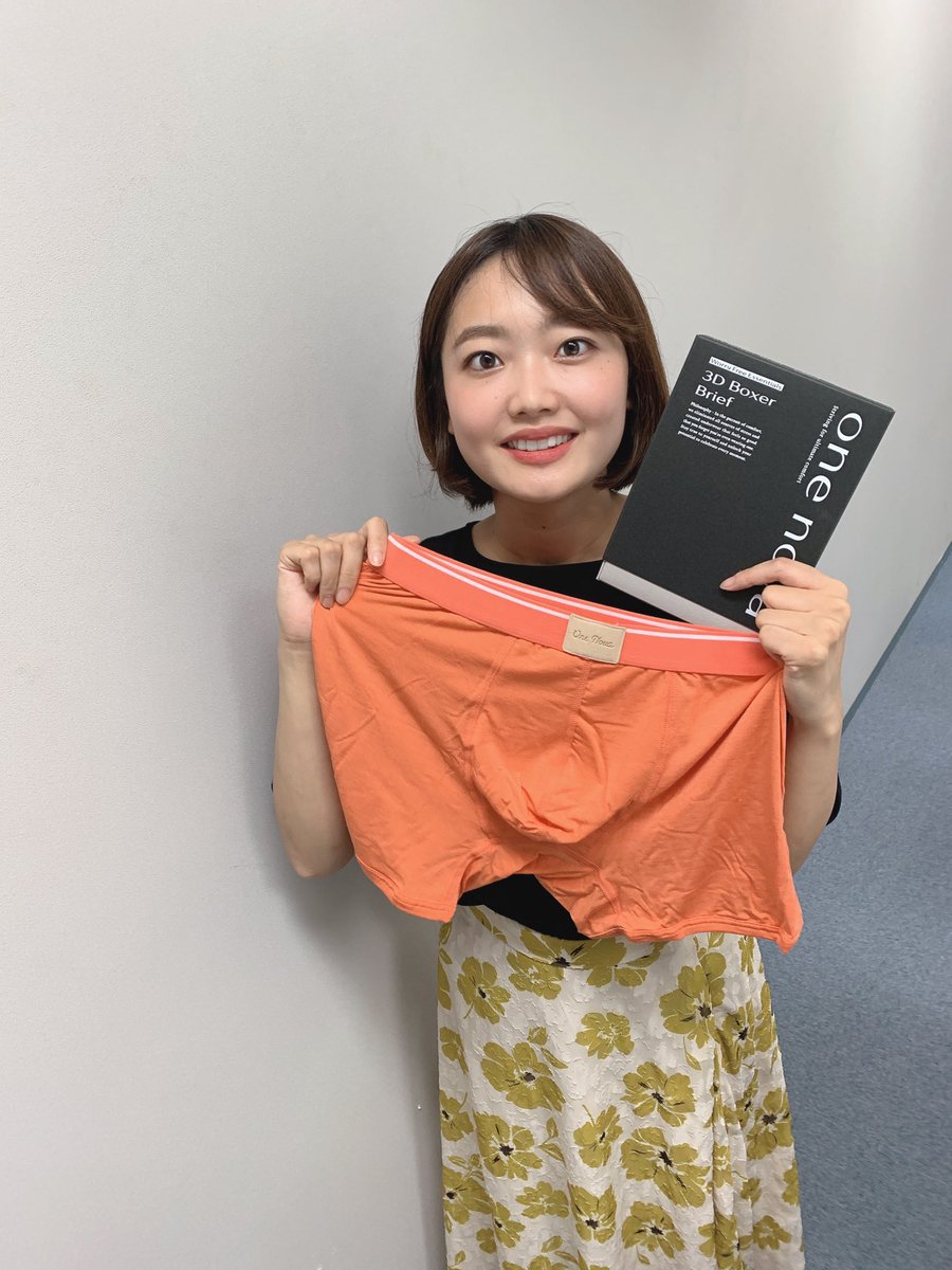 repocas1053's tweet photo. 今日は小菅が
#onenova のパンツを紹介！

とろんっとした生地で履き心地抜群✨

サイズも豊富なので、きっとあなたにピッタリのパンツが見つかるはずです！

#実は今日のゲストのりりあんさんはお友達なのです
#大学の時からパンツキャラのりりあんさん
@onenova_jp 
@lilian_kanemaru https://t.co/GcuKnc2z4U