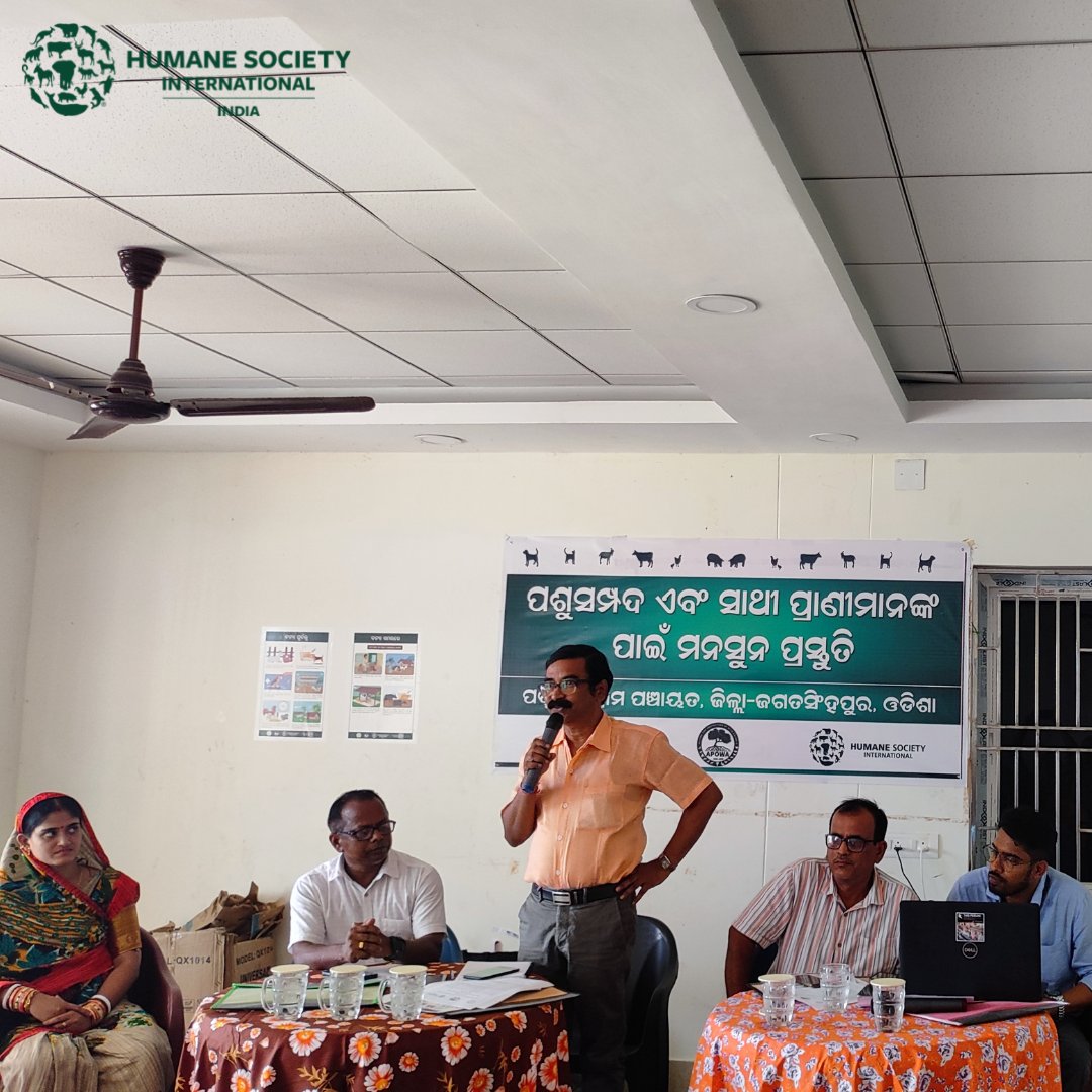 humaneworldind's tweet photo. We held #capacitybuilding workshops, disseminated #IECmaterial on #disasterpreparedness, disaster management & post-disaster measures among rural community. SHG members and pastoral ryots helped build awareness with an aim of developing rescue and first-aid teams at ward level. https://t.co/iuHho89ltu