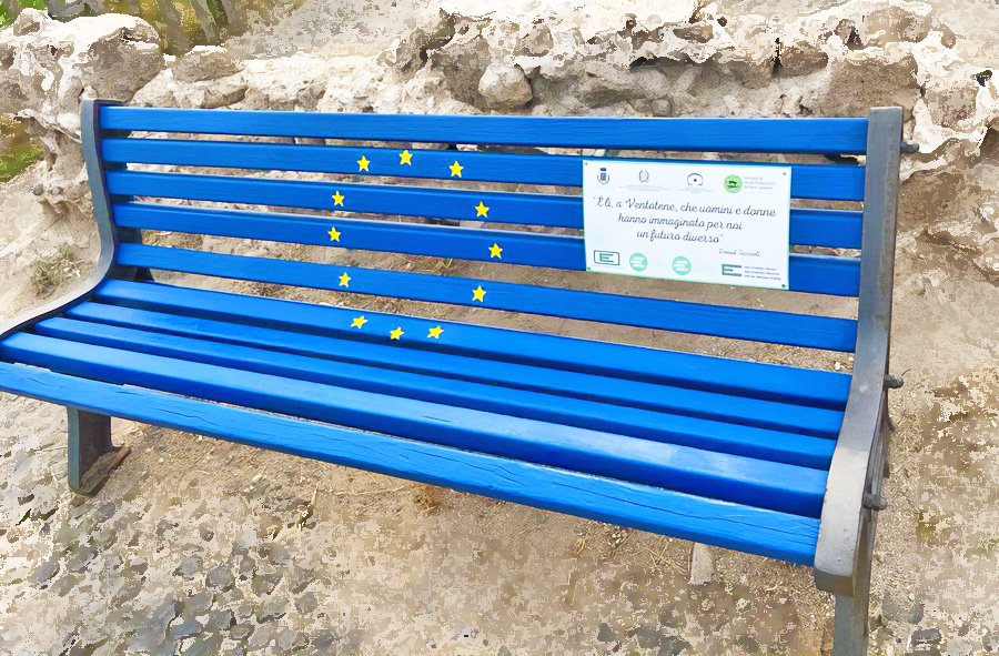 RubesTriva's tweet photo. Da Ventotene uno sguardo verso l'Europa.
<<In tema di sicurezza e lavoro bisogna parlare la stessa lingua>> Giuseppe Mulazzi, Direttore Fondazione Rubes Triva.
#SicurezzaFirst #Ventotene #UnioneEuropea #DavidSassoli https://t.co/c33UYOP2T9