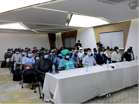 ChineAmbassade's tweet photo. Les 3 #taïkonautes🇨🇳🧑‍🚀ont eu hier un échange avec les jeunes africains depuis la #StationSpatiale #Tiangong🛰️. Des dizaines d'écoliers, collégiens, lycéens &amp; étudiants🇸🇳y ont participé.
Q&amp;A très enrichissant et inspirant: la vie spatiale, la mission du voyage, le défi du métier.. https://t.co/rCy3LR8U9w