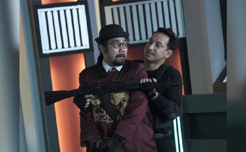 ZeSpoooky's tweet photo. In Abang Long Fadil 3’s case, despite the similarities to Kingsman/James Bond, I love how they put their Malaysian flavour in it.

Sebab kalau kau yakin dengan local stories and put it forward, the audience WILL come, simply bcos the connection is there. https://t.co/4B9pywxKD6