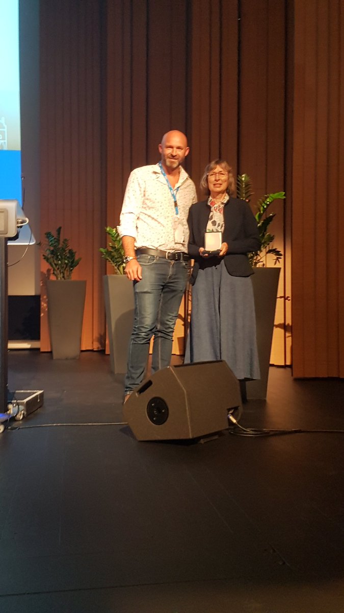 RFMF (@rfmf_official) on Twitter photo Le <a href="/rfmf_official/">RFMF</a> est heureux et fier de remettre à Annick Moing de <a href="/BdxMetabolome/">Bordeaux Metabolome</a> la distinction de membre d'honneur 2023 du RFMF!! Bravo Annick et merci pour ta contribution remarquable à notre réseau !!!🤗 Le <a href="/rfmf_official/">RFMF</a> est heureux et fier de remettre à Annick Moing de <a href="/BdxMetabolome/">Bordeaux Metabolome</a> la distinction de membre d'honneur 2023 du RFMF!! Bravo Annick et merci pour ta contribution remarquable à notre réseau !!!🤗