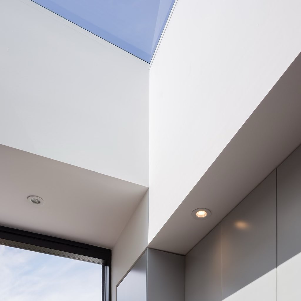 We love this detail captured by @MSAP_photo at our Scrabble House project in #cambridge ⭐️ The positioning of the #rooflight + it’s relationship with the #kitchen was carefully considered from the outset #designdetail #instakitchen #homeimprovement #MOOi