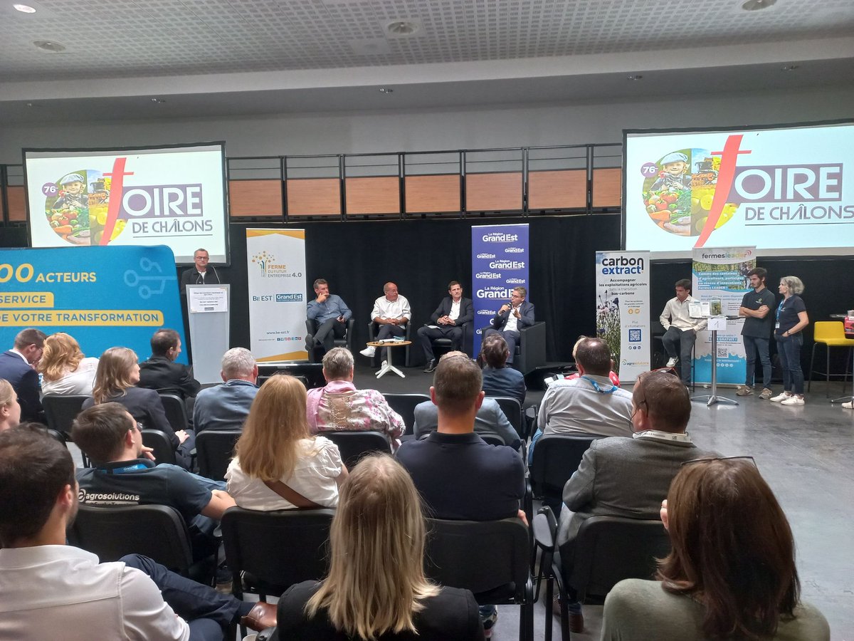 Conclusion partagée du village des transitions numériques <a href="/foiredechalons/">Foire de Châlons</a>, Yann Dacquay (DG CRAGE) pour les <a href="/ChambagriFrance/">Chambres d'agriculture France</a>  "le numérique un vrai vecteur de compétitivité des exploitations agricoles, il est primordial d'accompagner tous les agriculteurs dans cette transition"