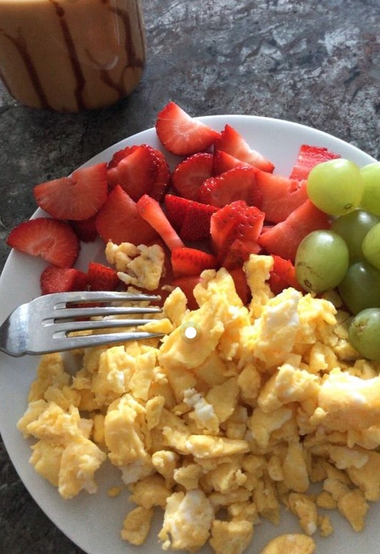 Mixed fruits for breakfast &amp; Baked Salmon with Asparagus for lunch.