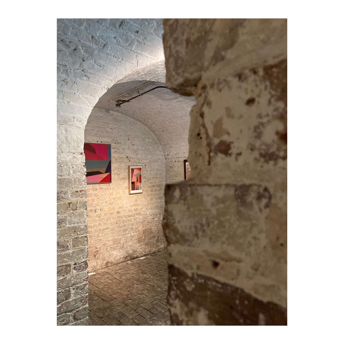 sj8ird's tweet photo. Last night at the opening for LEGACY @TheCryptGallery. Exhibition runs until 11th September, 11-5pm daily.  I’ll be there Sunday morning so pop by and say hi!

curated by @RebeccaAtSuna , Jill Desborough and Lee Eveson with @artcanorg and sponsored by @SunaInteriorDes . https://t.co/KQDcGKyZ6x