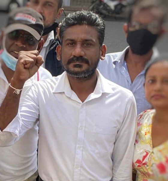JDSLanka's tweet image. Oshantha Prasad Dābare of #Wellawatta, who was actively involved in the recent protest campaign &amp;amp; brutally assaulted by a govt. orchestrated mob on May 9,  was summoned to the Criminal Investigation Dept. in #Colombo, today, to obtain a statement.