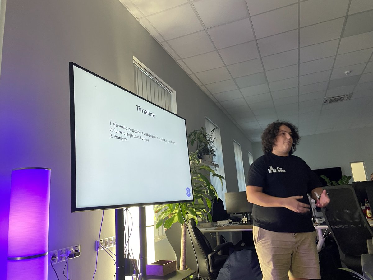 The only meetup where there is a higher turn up than RSVPs.

#cloudnativeszeged rocked last night. 25 people learned about <a href="/tilt_dev/">Tilt Dev</a>, Telepresence, <a href="/deckdevstudio/">DECK 👨‍💻</a> and web3.

Thank you <a href="/PumpkinSeed_dev/">pumpkinseed.eth</a> &amp; <a href="/D3v___/">D3v</a> for the fantastic talks and zgen.hu for hosting.
