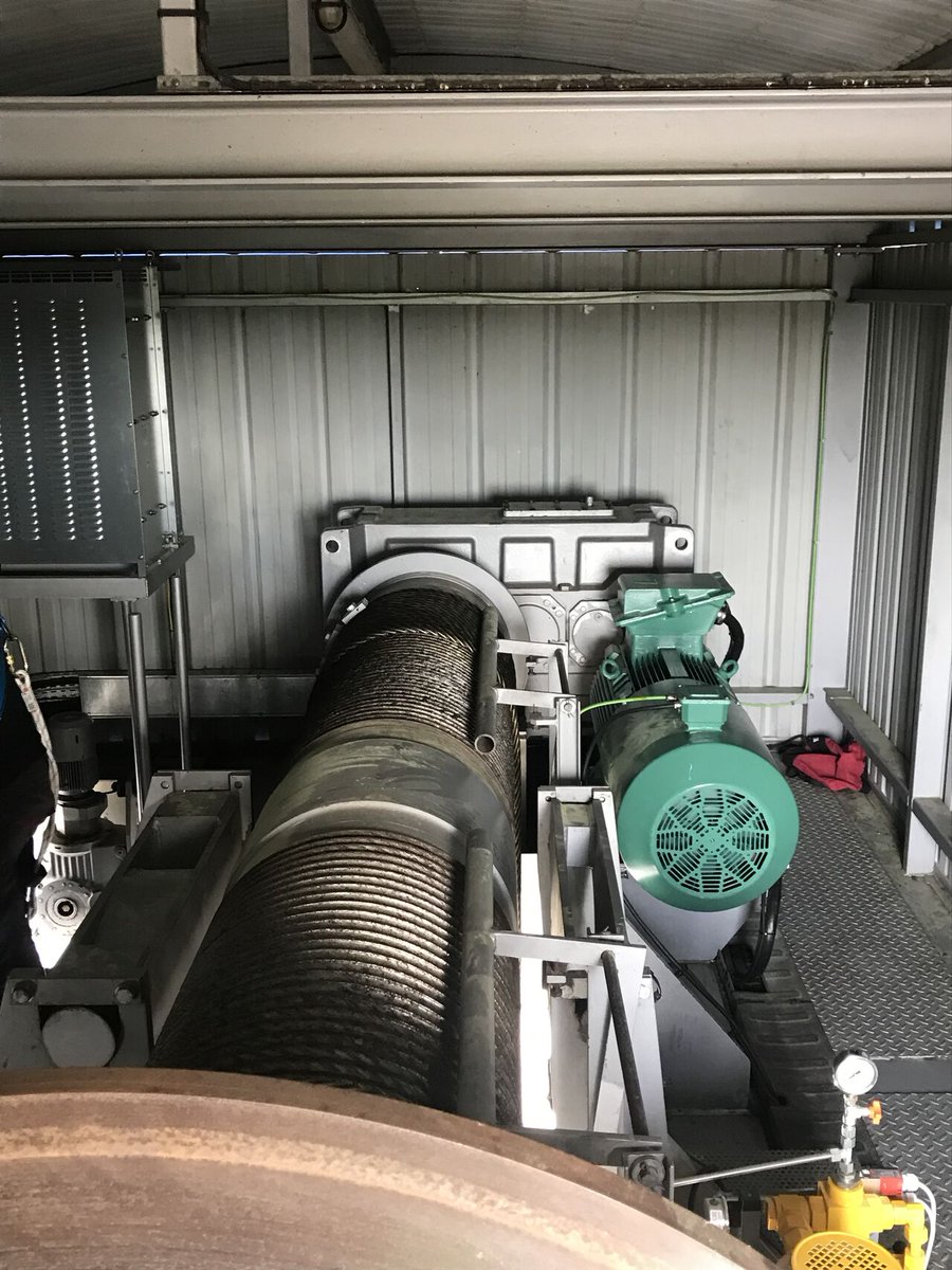 Leroy_Somer_en's tweet photo. [Motors &amp; Drives] Carrying out the modernization of a 100-tonne lifting device 25 m high, a feat of our Service subsidiary in Orléans/France. It is a high-flying exercise, for which it is better to call on a trusted partner. 
#Nidec #LeroySomer #ElectricMotor #Drive #IMfinity https://t.co/RzlvM31Joq