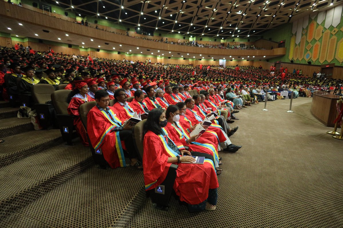 bitspilaniindia's tweet image. Convocation 2022 for BITS Pilani, Hyderabad campus was held on 4th September 2022.   

#BITSPilani #Convocation2022 #convocationbitspilani #BITSPilaniHyderabdCampus #BPHC