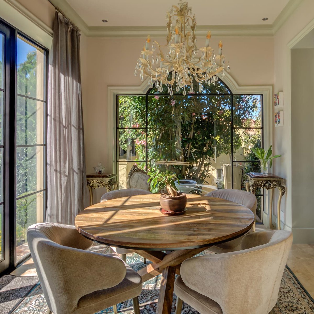 MetalWindows1's tweet photo. Slimline steel Forman Brand window systems a classic design aesthetic. @MetalWindows1 Contact Trudy 021 448 4333 #steelwindows #formanbrand #custommade #metalwindows
#steeldesign #renovation #madeincapetown https://t.co/AjsVxG7ssZ