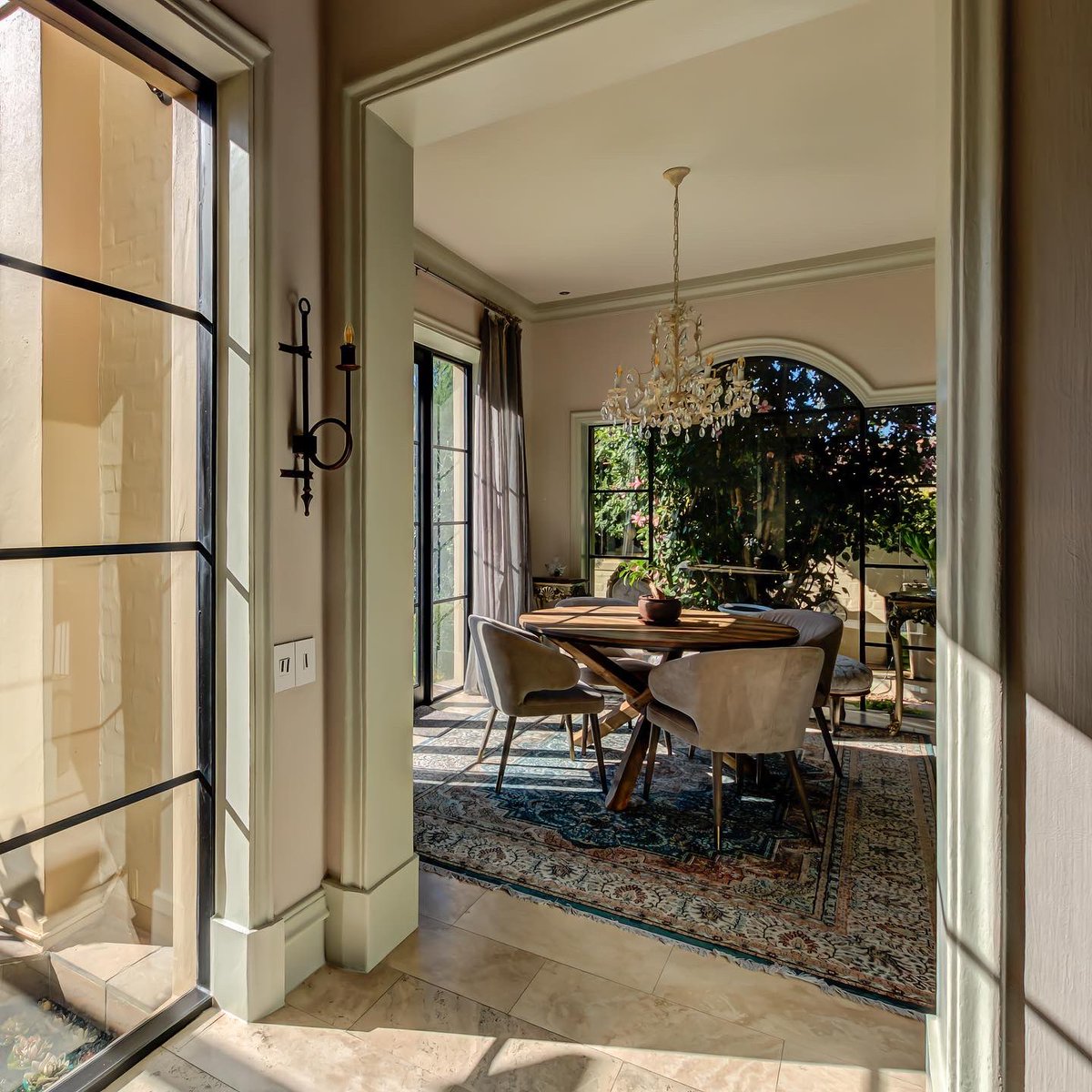 MetalWindows1's tweet photo. Slimline steel Forman Brand window systems a classic design aesthetic. @MetalWindows1 Contact Trudy 021 448 4333 #steelwindows #formanbrand #custommade #metalwindows
#steeldesign #renovation #madeincapetown https://t.co/AjsVxG7ssZ