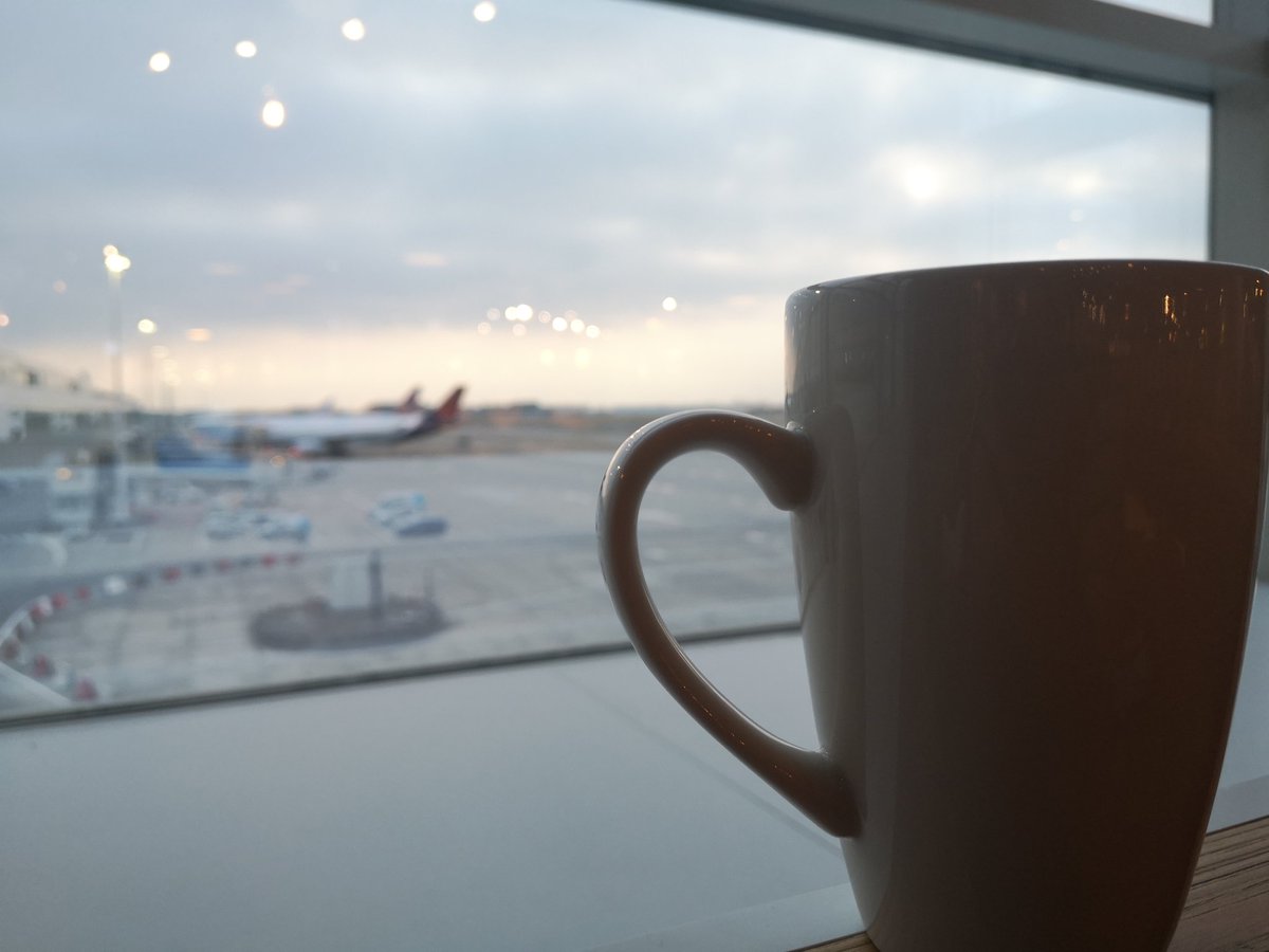 Travelling to #Dublin for <a href="/EUSSERBOARD/">EUSSER</a> and <a href="/sececessse/">SECEC</a> conference. Looking forward to meet friends, collegues, shoulders and elbows... But coffee first. <a href="/SNVlaanderen/">Schoudernetwerk Vl</a>