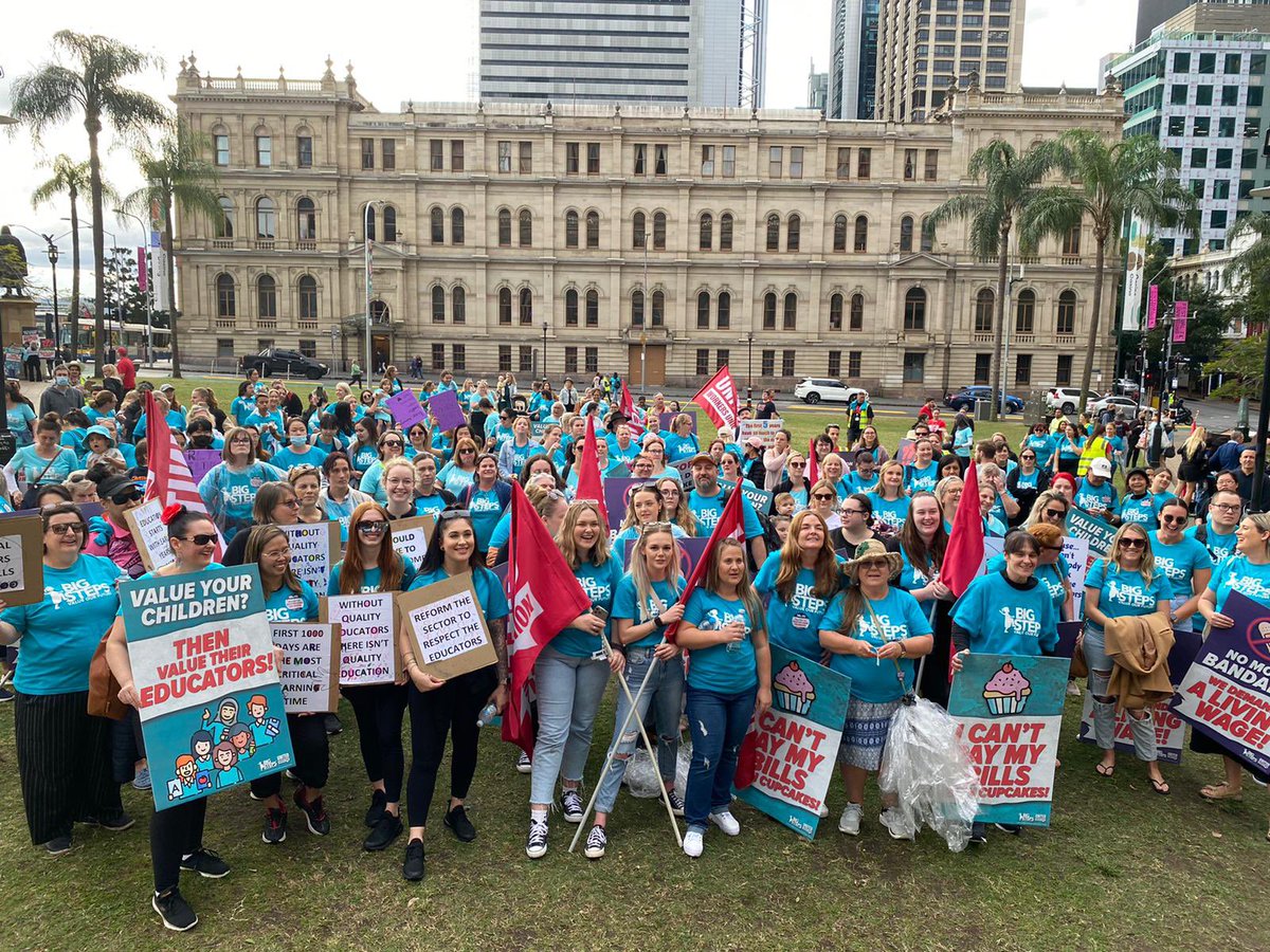 UnitedWorkersOz's tweet photo. Check out these awesome QLD educators making their voices heard 👇 #ozearlyed #shutdownearlyed https://t.co/EBFduRDjO2